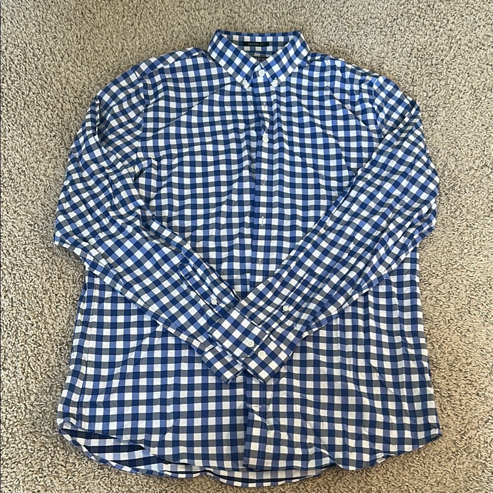 EXPRESS Men’s Blue Plaid Button-Up